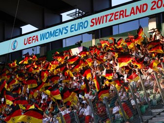 17.000 deutsche Fans in Basel: Rekordkulisse für DFB-Frauen 17.000 deutsche Fans in Basel: Rekordkulisse für DFB-Frauen