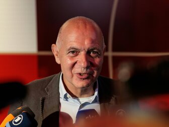 EM-Bewerbung für 2029: Neuendorf zeigt sich "zuversichtlich" EM-Bewerbung für 2029: Neuendorf zeigt sich "zuversichtlich"