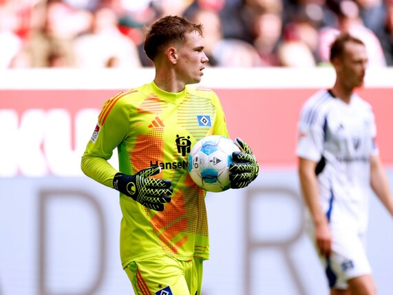 Union holt Torwart Raab vom Hamburger SV