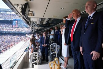 US-Präsident Donald Trump (2. v. r) und First Lady Melania Trump beim Finale. US-Präsident Donald Trump (2. v. r) und First Lady Melania Trump beim Finale.