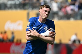 Der Mann des Spiels: Cole Palmer jubelt nach seinem ersten Tor. Der Mann des Spiels: Cole Palmer jubelt nach seinem ersten Tor.