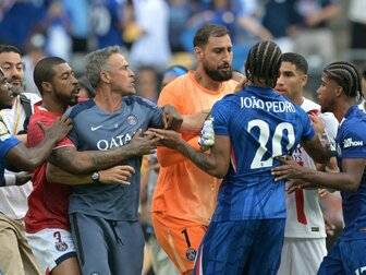 Handgemenge nach Klub-WM-Finale: Enrique trifft João Pedro Handgemenge nach Klub-WM-Finale: Enrique trifft João Pedro