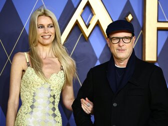 Claudia Schiffer steigt beim FC Brentford ein Claudia Schiffer steigt beim FC Brentford ein