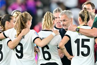 Wer spielt? Bundestrainer Christian Wück ist gefragt. Wer spielt? Bundestrainer Christian Wück ist gefragt.