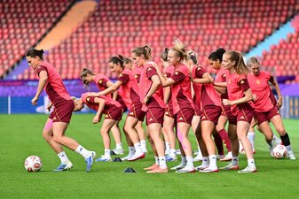 Geht im Angriff voran: Nationalstürmerin Giovanna Hoffmann (l.) Geht im Angriff voran: Nationalstürmerin Giovanna Hoffmann (l.)