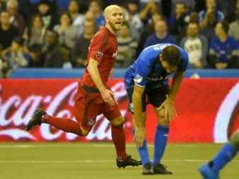 Bradley (l.) steht mit dem Toronto FC im FInale (Quelle: PIXATHLON/SID)
<br>© 2016 SID Bradley (l.) steht mit dem Toronto FC im FInale (Quelle: PIXATHLON/SID)
<br>© 2016 SID