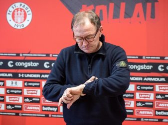 Trainer Ewald Lienen hat mit St. Pauli seit zehn Spielen nicht gewonnen. Foto: Daniel Bockwoldt
<br>dpa-infocom GmbH Trainer Ewald Lienen hat mit St. Pauli seit zehn Spielen nicht gewonnen. Foto: Daniel Bockwoldt
<br>dpa-infocom GmbH