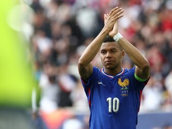 Offiziell: Mbappé übernimmt bei Real die "10" Offiziell: Mbappé übernimmt bei Real die "10"