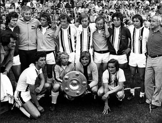 Einst Titel am Fließband, heute Mittelmaß: Borussia Mönchengladbach feiert 125-jähriges Jubiläum. Einst Titel am Fließband, heute Mittelmaß: Borussia Mönchengladbach feiert 125-jähriges Jubiläum.