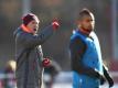 Trainer Carlo Ancelotti (l) will mit dem FC Bayern wieder den ersten Platz zurückerobern. Foto: Peter Kneffel
<br>dpa-infocom GmbH