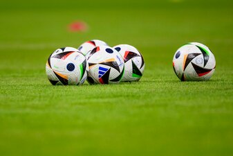 Für den Traditionsclub Vitesse Arnheim ist der Verlust der Profilizenz ein schwerer Schlag (Symbolbild). Für den Traditionsclub Vitesse Arnheim ist der Verlust der Profilizenz ein schwerer Schlag (Symbolbild).