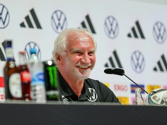 DFB lädt alle Fußball-Teams nach Dortmund ein DFB lädt alle Fußball-Teams nach Dortmund ein