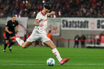 Nach dem geplatzten Wechsel zu Arsenal gibt nun Newcastle ein Angebot für Benjamin Sesko ab. Nach dem geplatzten Wechsel zu Arsenal gibt nun Newcastle ein Angebot für Benjamin Sesko ab.