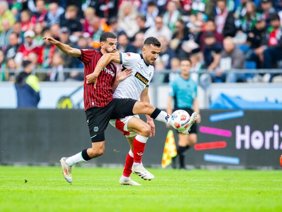 Matchwinner Aséko: Hannover siegt bei Titz-Debüt