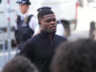 Thomas Partey wird vor Gericht der Vergewaltigung in fünf Fällen beschuldigt. Thomas Partey wird vor Gericht der Vergewaltigung in fünf Fällen beschuldigt.