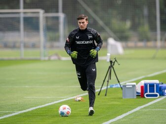 Mit 21 Jahren: Kwasigroch verlässt Hertha Richtung Katar Mit 21 Jahren: Kwasigroch verlässt Hertha Richtung Katar