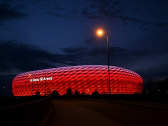 Rekordkulisse beim Auftakt der Frauen-Bundesliga in München Rekordkulisse beim Auftakt der Frauen-Bundesliga in München