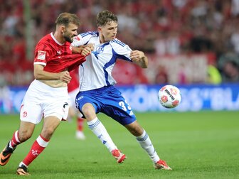 Elfmeter entscheidet: Schalke verliert in Kaiserslautern Elfmeter entscheidet: Schalke verliert in Kaiserslautern