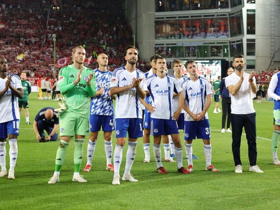 Keine "Wunderdinge": Schalke will Stimmungsdämpfer trotzen