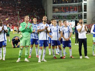 Keine "Wunderdinge": Schalke will Stimmungsdämpfer trotzen Keine "Wunderdinge": Schalke will Stimmungsdämpfer trotzen