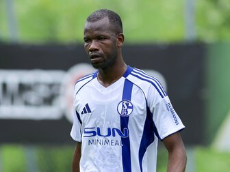 S04-Vorstand Baumann kritisiert QPR nach geplatzem Ba-Transfer S04-Vorstand Baumann kritisiert QPR nach geplatzem Ba-Transfer