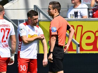 Regensburgs Kühlwetter für vier Spiele gesperrt Regensburgs Kühlwetter für vier Spiele gesperrt