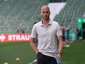 Wolfsburg mit Tor-Rekord bei Simonis-Debüt Wolfsburg mit Tor-Rekord bei Simonis-Debüt
