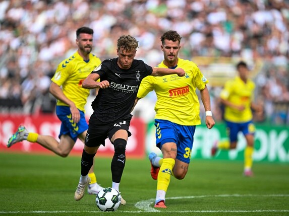 Elvedi erlöst wackeliges Gladbach gegen Delmenhorst