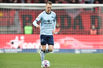 Sebastian Schonlau vom Hamburger SV soll kurz vor einem Wechsel zu Thomas Müllers Club Vancouver Whitecaps stehen. Sebastian Schonlau vom Hamburger SV soll kurz vor einem Wechsel zu Thomas Müllers Club Vancouver Whitecaps stehen.