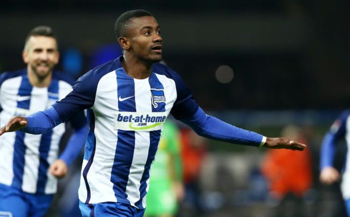 Kalou erzielte per Elfmeter das Siegtor der Hertha (Quelle: PIXATHLON/SID)
