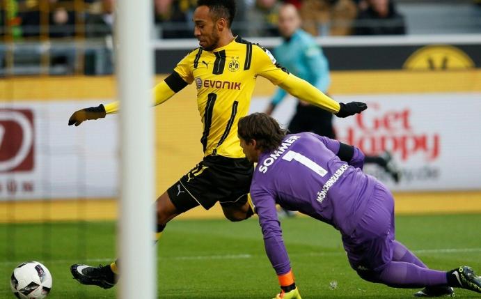 Dortmund schlägt Mönchengladbach mit 4:1 (Quelle: FIRO/SID)
