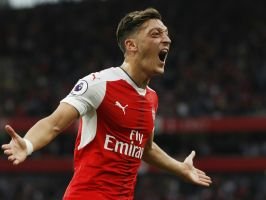 Mesut Özil trifft beim 5:1-Sieg gegen West Ham United (Quelle: PIXATHLON/SID) Mesut Özil trifft beim 5:1-Sieg gegen West Ham United (Quelle: PIXATHLON/SID)