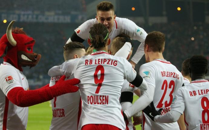 RB Leipzig erobert die Tabellenspitze zurück (Quelle: FIRO/SID)