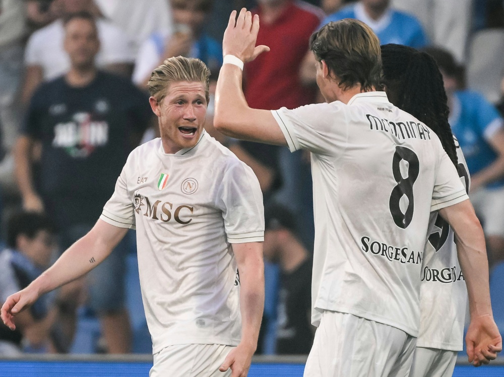 De Bruyne schießt Neapel zum Auftaktsieg
