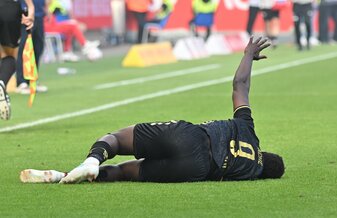 Kölns Neuzugang Ragnar Ache mit großen Schmerzen in Mainz  Kölns Neuzugang Ragnar Ache mit großen Schmerzen in Mainz