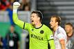 Wehen Wiesbadens Torwart Florian Stritzel blieb im Elfmeterduell mit Harry Kane Sieger. 
