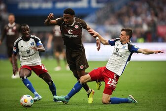 Foto: Duell um Stadtherrschaft: HSV und St. Pauli im Derby-Fieber