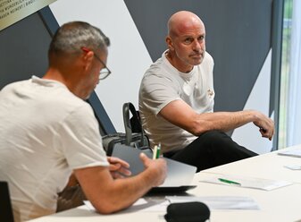 Marco Antwerpen und Frank Döpper dürfen vorerst nicht als Fußball-Trainer arbeiten. Marco Antwerpen und Frank Döpper dürfen vorerst nicht als Fußball-Trainer arbeiten.