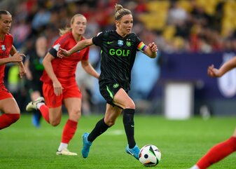 Im Vorjahr unterlagen die Wolfsburgerinnen um Svenja Huth dem FC Bayern. (Archivbild) Im Vorjahr unterlagen die Wolfsburgerinnen um Svenja Huth dem FC Bayern. (Archivbild)