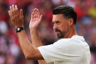 Sandro Wagner feiert am Samstag seine Heimpremiere als Augsburg-Trainer. (Archivbild)