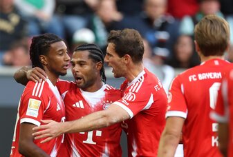 Serge Gnabry brachte den FC Bayern gegen Augsburg in Führung. | Foto: Alexander Hassenstein/Getty Images Serge Gnabry brachte den FC Bayern gegen Augsburg in Führung. | Foto: Alexander Hassenstein/Getty Images