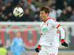 Dong-Won Ji erzielt den Anschlusstreffer für Augsburg (Quelle: PIXATHLON/SID)