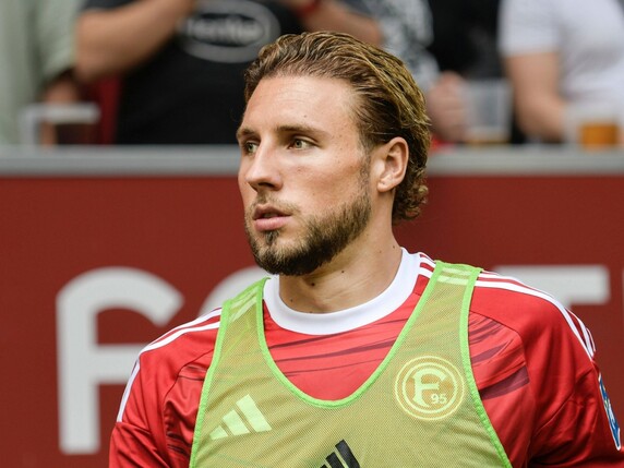 Angreifer Niemiec aus Düsseldorf nach Dänemark