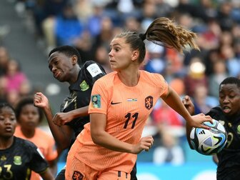 Ex-Weltfußballerin Martens beendet Karriere Ex-Weltfußballerin Martens beendet Karriere