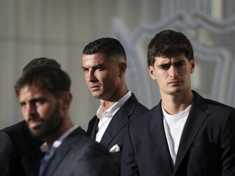 Portugals Nationalmannschaft gedenkt Jota: "Wir sind Familie" Portugals Nationalmannschaft gedenkt Jota: "Wir sind Familie"