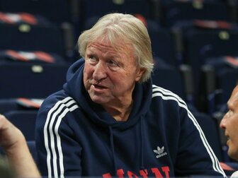 Horst Hrubesch mit Bundesverdienstkreuz ausgezeichnet Horst Hrubesch mit Bundesverdienstkreuz ausgezeichnet