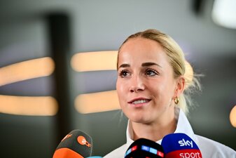 DFB-Kapitänin Giulia Gwinn fehlt dem FC Bayern gegen Bayer Leverkusen. DFB-Kapitänin Giulia Gwinn fehlt dem FC Bayern gegen Bayer Leverkusen.
