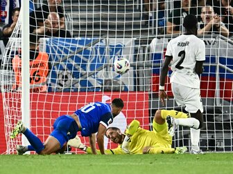 Historische Blamage: DFB-Team leistet sich fatalen Fehlstart Historische Blamage: DFB-Team leistet sich fatalen Fehlstart