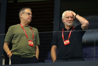 Andreas Rettig und Rudi Völler können den Auftritt des DFB-Teams nicht fassen. Andreas Rettig und Rudi Völler können den Auftritt des DFB-Teams nicht fassen.