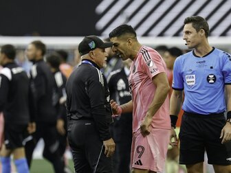 Spuckattacke: Suárez für sechs Spiele gesperrt Spuckattacke: Suárez für sechs Spiele gesperrt